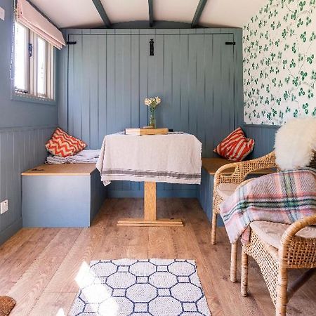Old King William Shepherd Huts And Private Hot Tubs In North Norfolk Hunworth Екстериор снимка