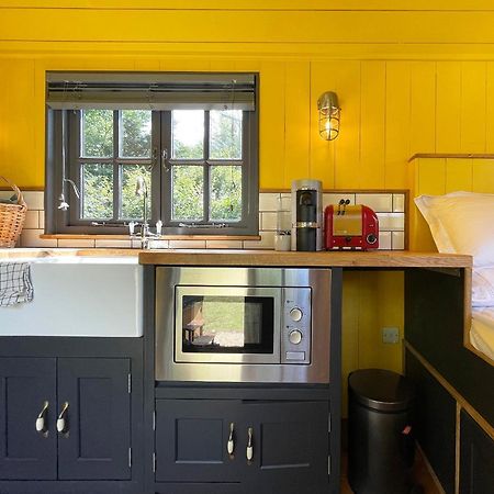 Old King William Shepherd Huts And Private Hot Tubs In North Norfolk Hunworth Екстериор снимка