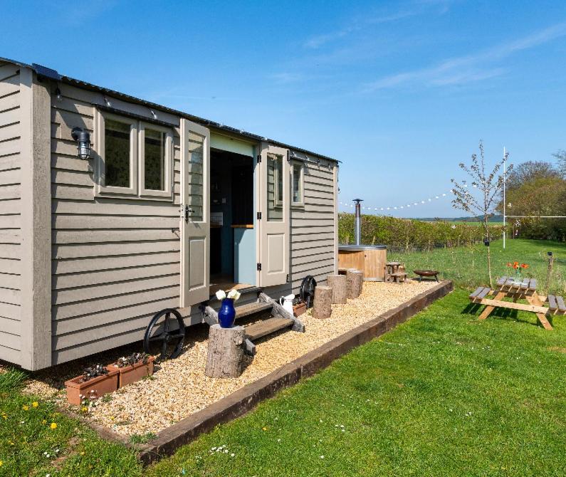 Old King William Shepherd Huts And Private Hot Tubs In North Norfolk Hunworth Екстериор снимка