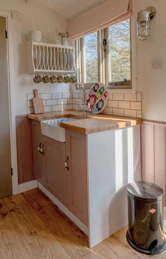 Old King William Shepherd Huts And Private Hot Tubs In North Norfolk Hunworth Екстериор снимка