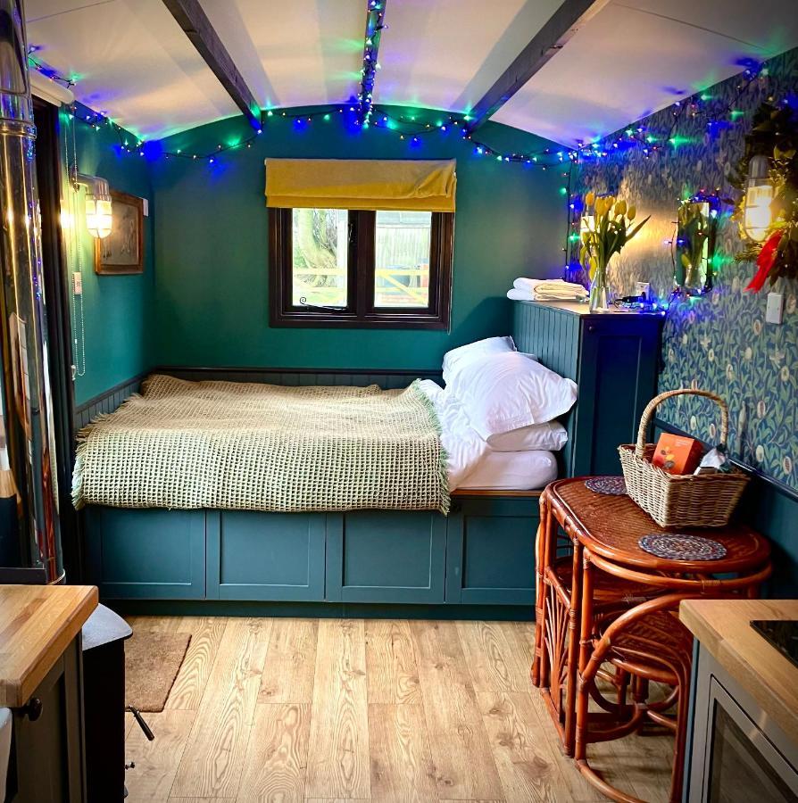 Old King William Shepherd Huts And Private Hot Tubs In North Norfolk Hunworth Екстериор снимка