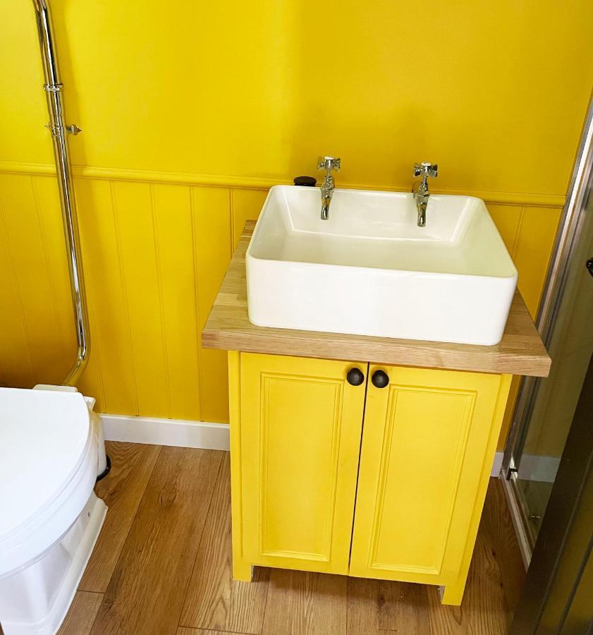 Old King William Shepherd Huts And Private Hot Tubs In North Norfolk Hunworth Екстериор снимка