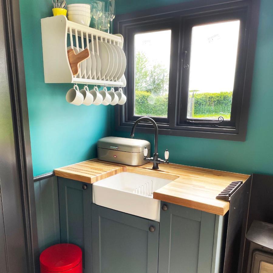 Old King William Shepherd Huts And Private Hot Tubs In North Norfolk Hunworth Екстериор снимка