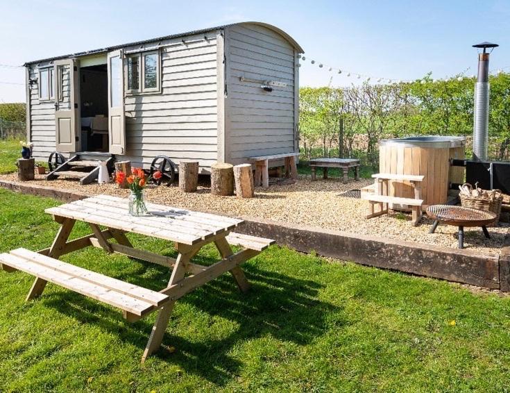 Old King William Shepherd Huts And Private Hot Tubs In North Norfolk Hunworth Екстериор снимка