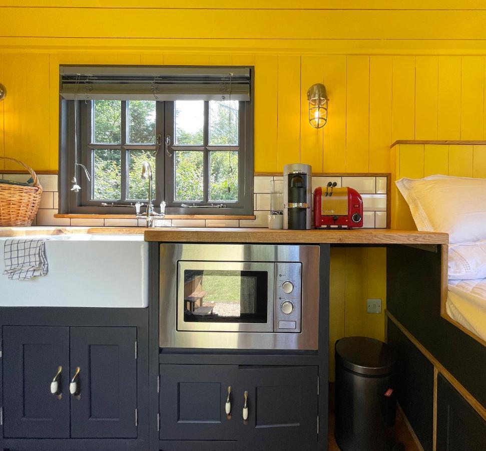 Old King William Shepherd Huts And Private Hot Tubs In North Norfolk Hunworth Екстериор снимка