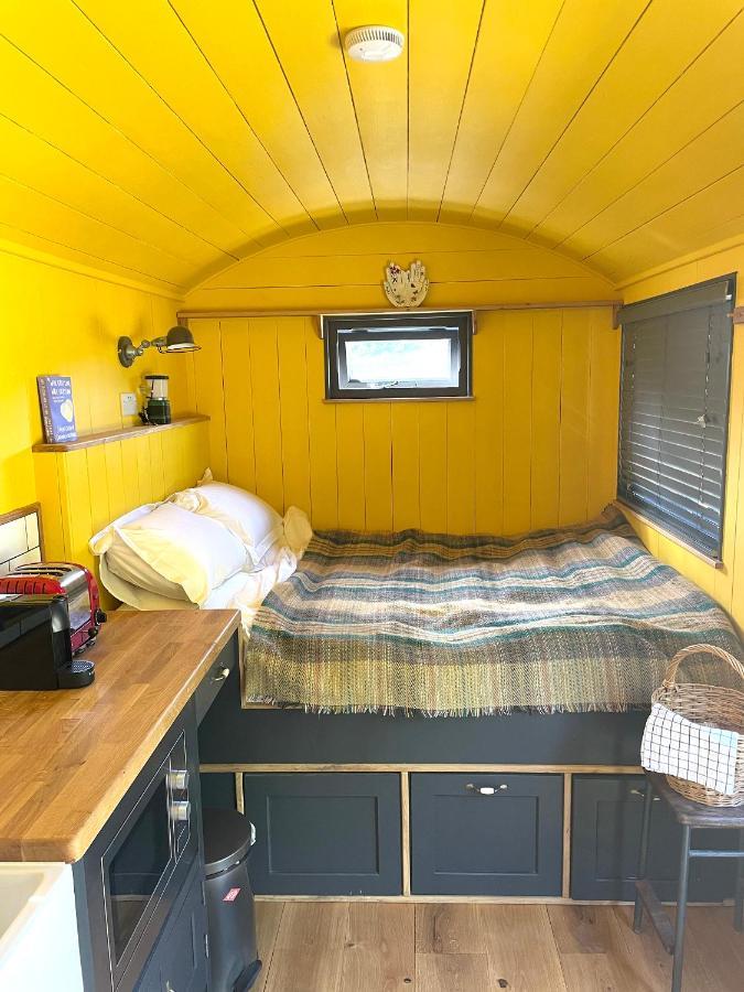 Old King William Shepherd Huts And Private Hot Tubs In North Norfolk Hunworth Екстериор снимка