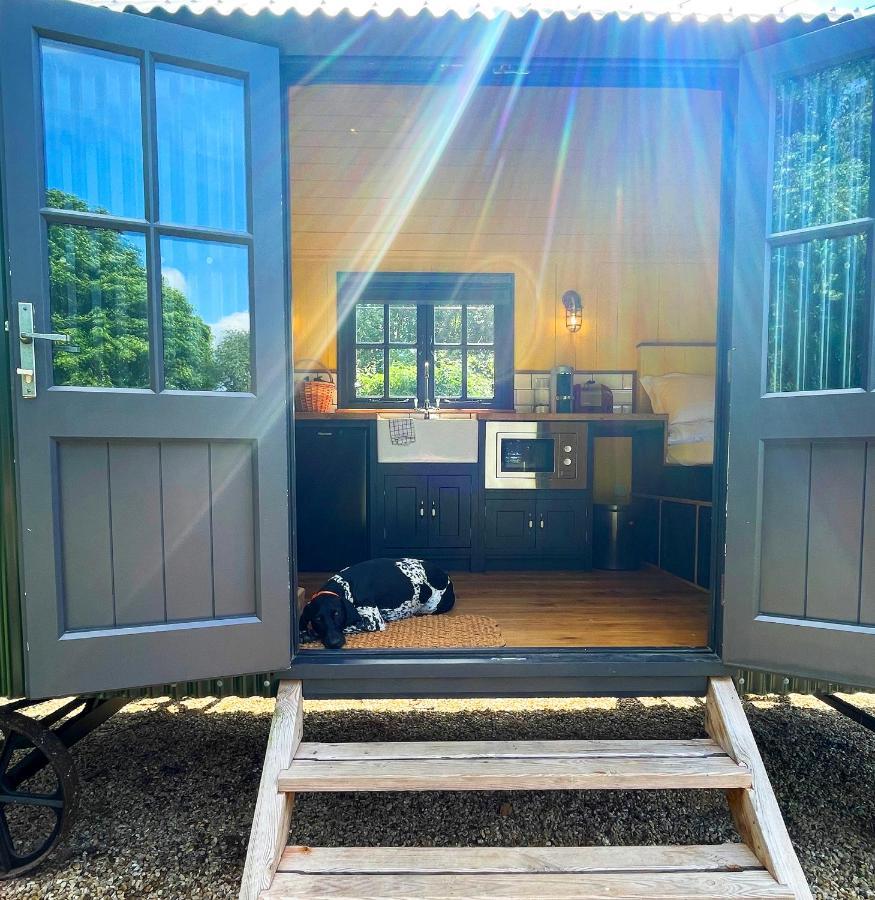 Old King William Shepherd Huts And Private Hot Tubs In North Norfolk Hunworth Екстериор снимка